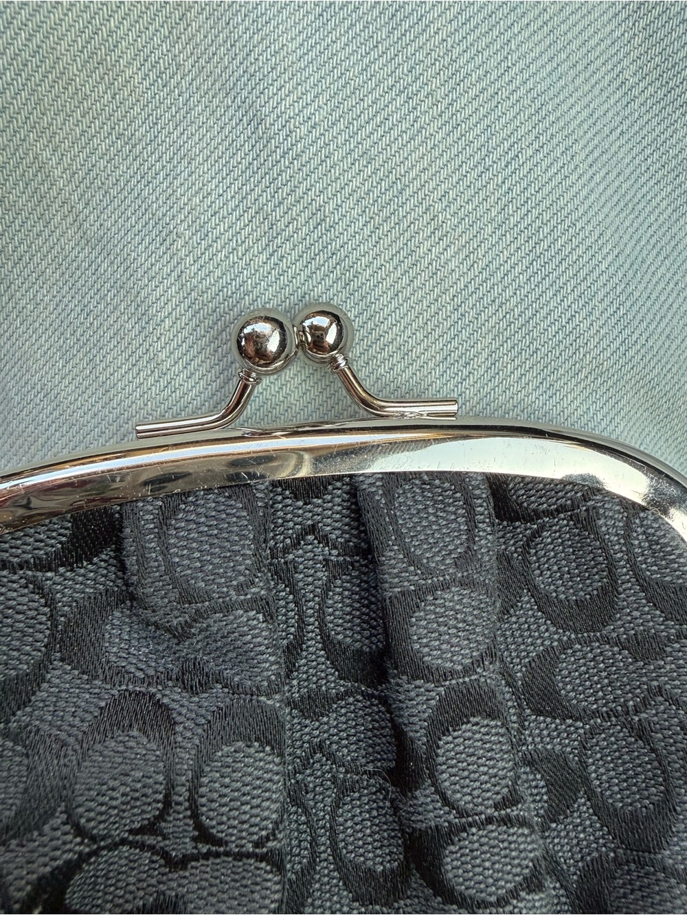 Coach Black Signature Canvas Kiss-Lock Coin Pouch with Tag - Picture 5 of 7